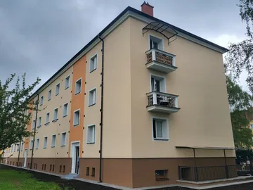 Rekonstrukce bytového domu na Libuši v Bechyni (02)