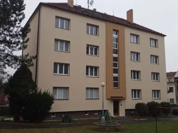 Rekonstrukce bytového domu Kocínova v Písku (01)