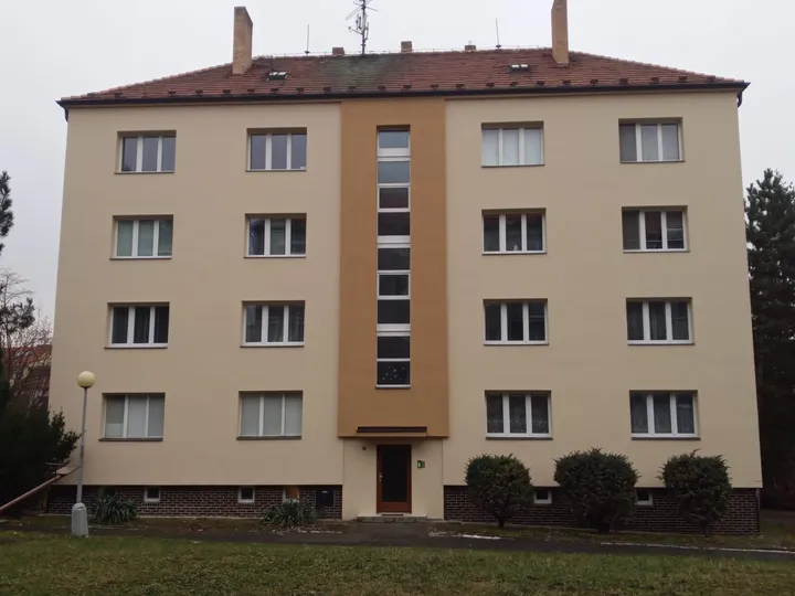 Rekonstrukce bytového domu Kocínova v Písku (03)