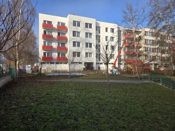 Revitalizace panelového domu Šobrova v Písku (02)