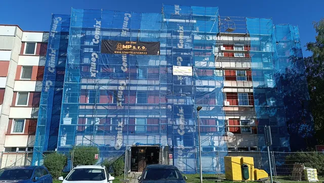 Revitalizace panelového domu Šobrova v Písku (09)