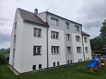 Rekonstrukce bytového domu Lázeňská v Horním Dvořišti (04)