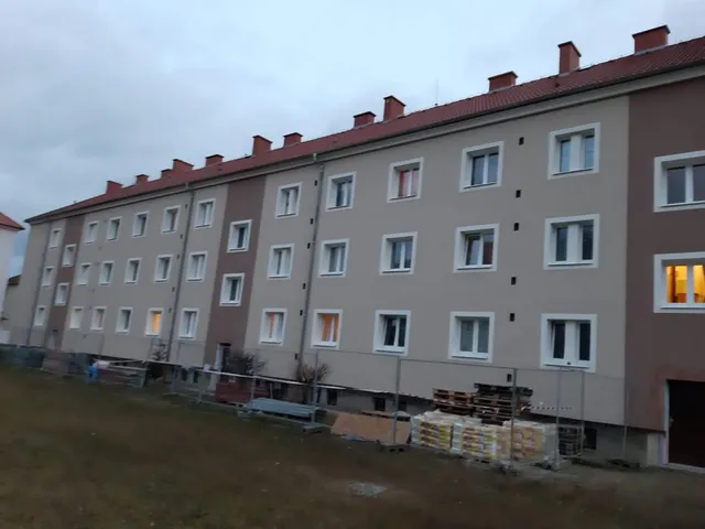Bytový dům po zateplení fasády (15)