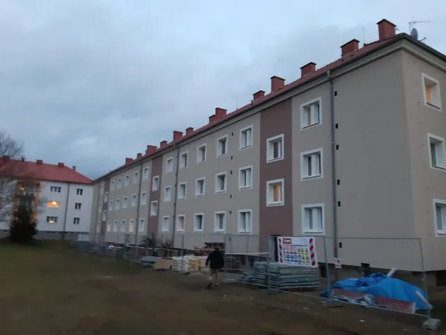 Bytový dům po zateplení fasády (18)