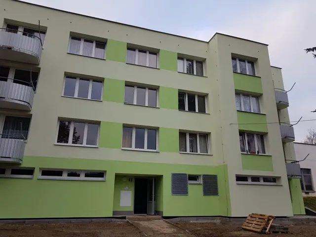 Bytový dům po zateplení fasády (27)