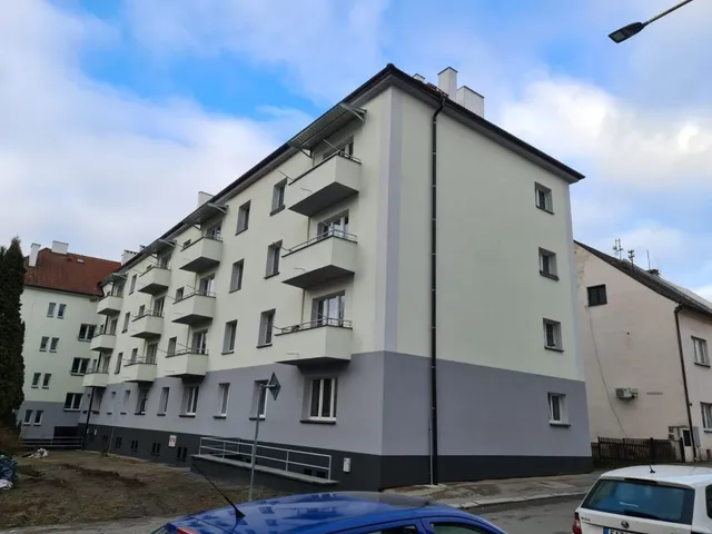 Bytový dům po zateplení fasády (33)