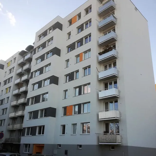 Bytový dům po zateplení fasády (34)