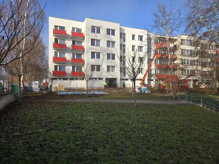 Zateplený bytový dům v ulici Šobrova v Písku